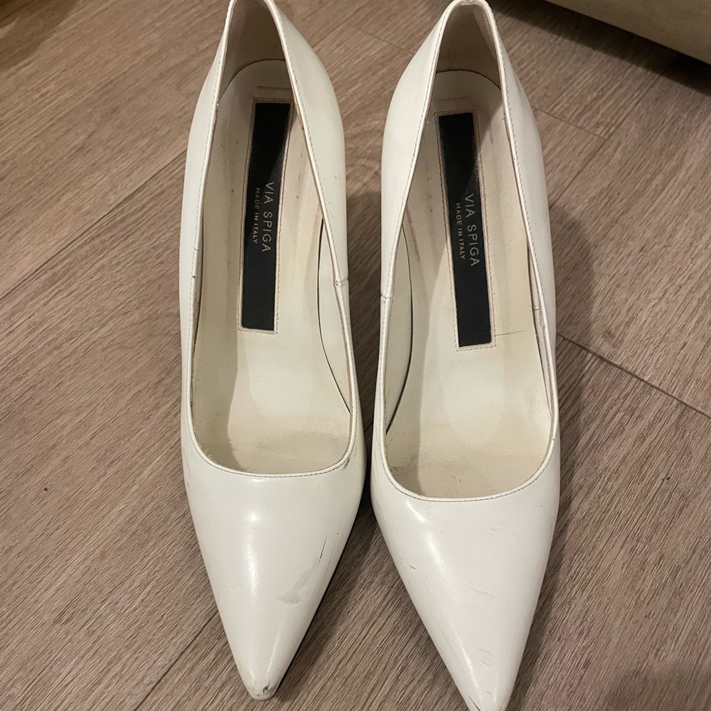 Via Spiga Women's Classic White Heels